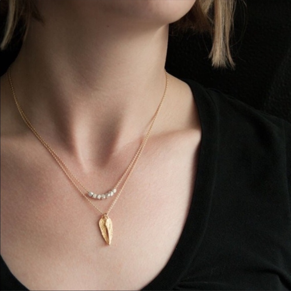 Goldtoned double angel wing charm necklace - Picture 5 of 6